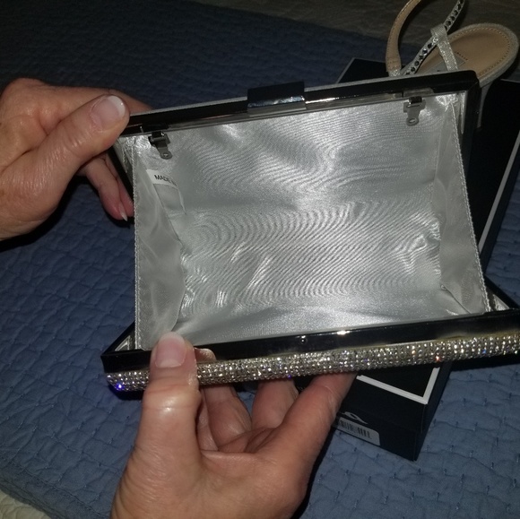 Boutique silver handbag/clutch - Picture 2 of 3